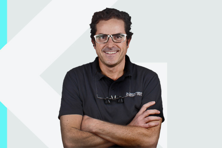 Experto en odontología Dr. Alejandro&nbsp;Otero &Aacute;vila