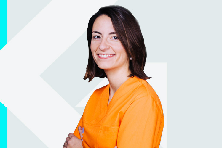 Experto en odontología Dra. Esther&nbsp;Hern&aacute;ndez Marrero