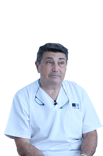 Experto en odontología Dr. &Oacute;scar Fern&aacute;ndez-Baca Ramos