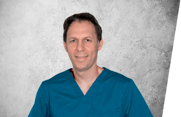 Fotografía que representa al experto Dr. Andrés Peña Aguilar de la plataforma de odontología de Inspiria