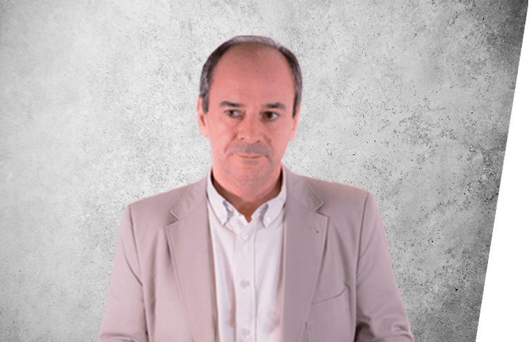 Fotografía que representa al experto Dr. Juan Antonio Suárez Quintanilla de la plataforma de odontología de Inspiria